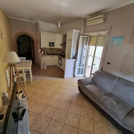 House Apartment *